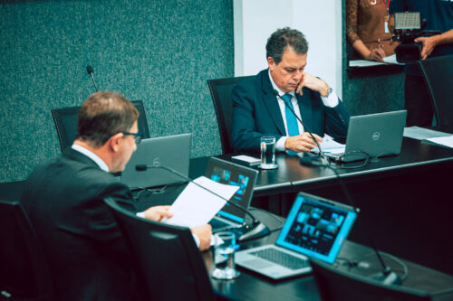Comissão aprova projeto que combate desafios perigosos nas redes sociais