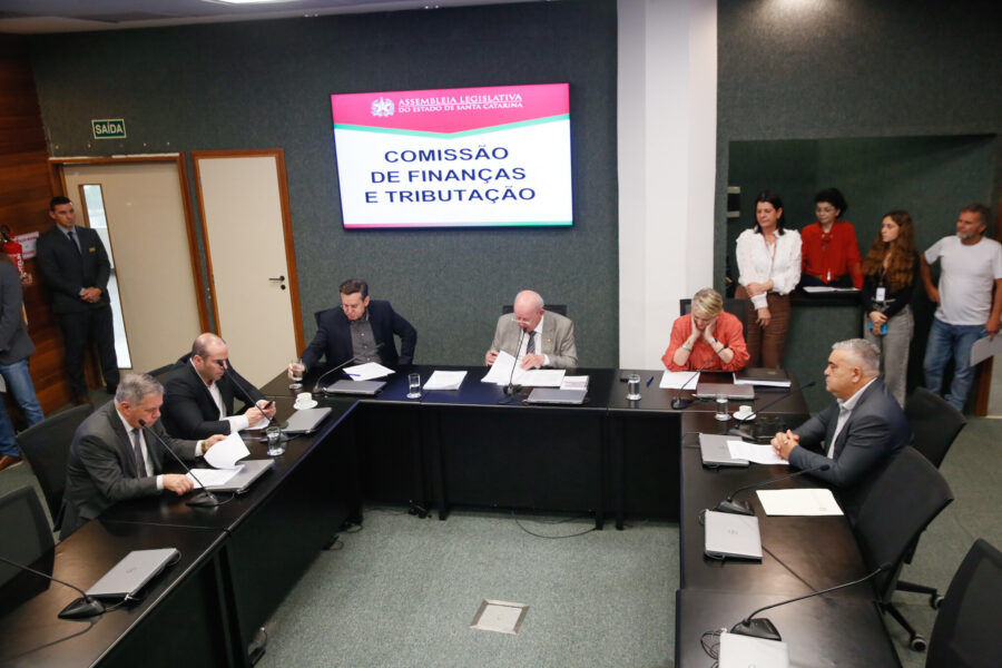 A Comissão de Finanças é presidida pelo deputado Marcos Vieira.