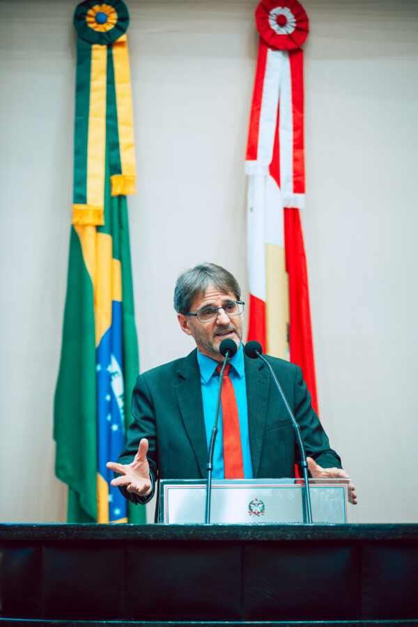 - Deputado Neodi Saretta (PT)
