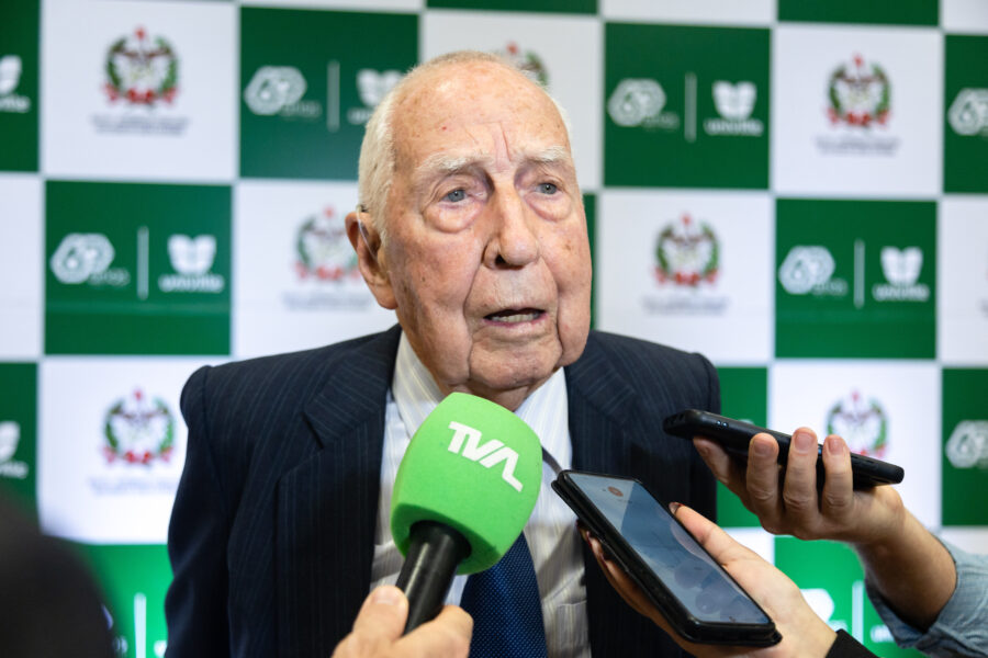 Economista e professor. Raulino Rosskamp.