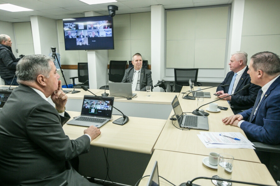 - Deputado Mário Motta (PSD) - Deputado Maurício Eskudlark (PL) 
 - Deputado Nilso Berlanda (PL)
- Deputado Altair Silva (PP)