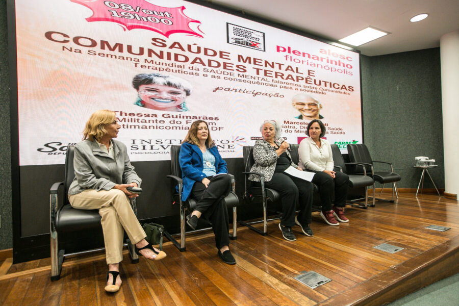 O evento aconteceu no Plenarinho Deputado Paulo Stuart Wright.