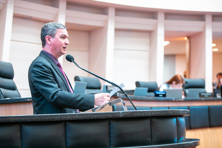 Deputado Adilson Girardi, durante a sessão desta quarta-feira (8)