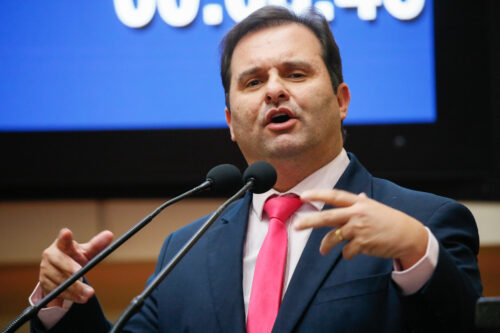 Sérgio Guimarães propõe rastreamento digital de bebidas alcoólicas em SC