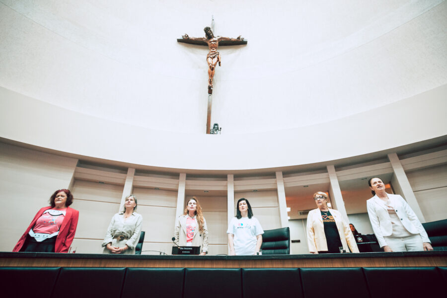 Mesa  de autoridades.