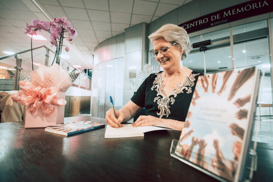 Maria Salete Constantino Ramos, autora da obra “Mulheres que Inspiram”.
