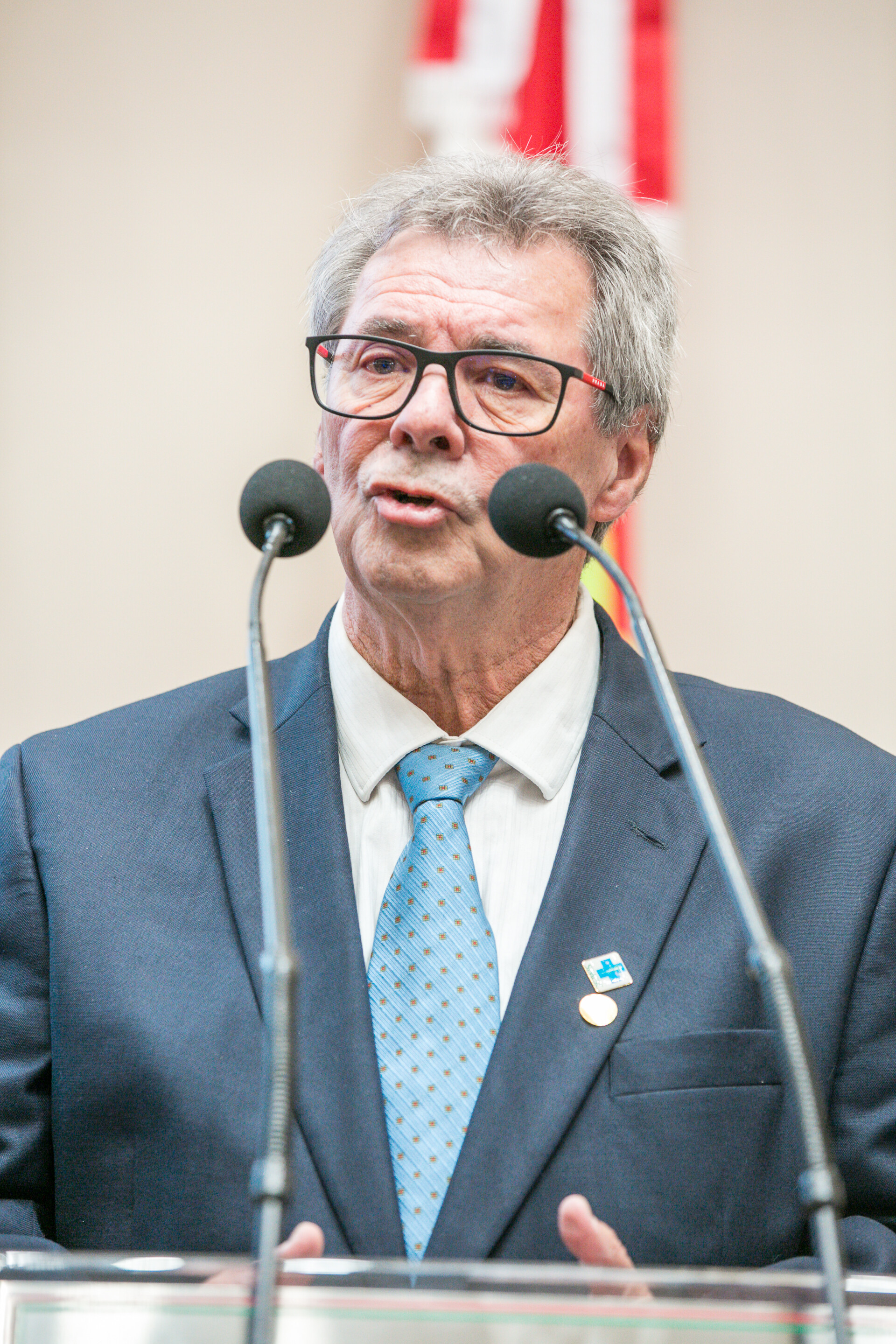 - Dr. Vanio Lisboa - Presidente do Sindicato dos Médicos do Estado de Santa Catarina (SIMESC)