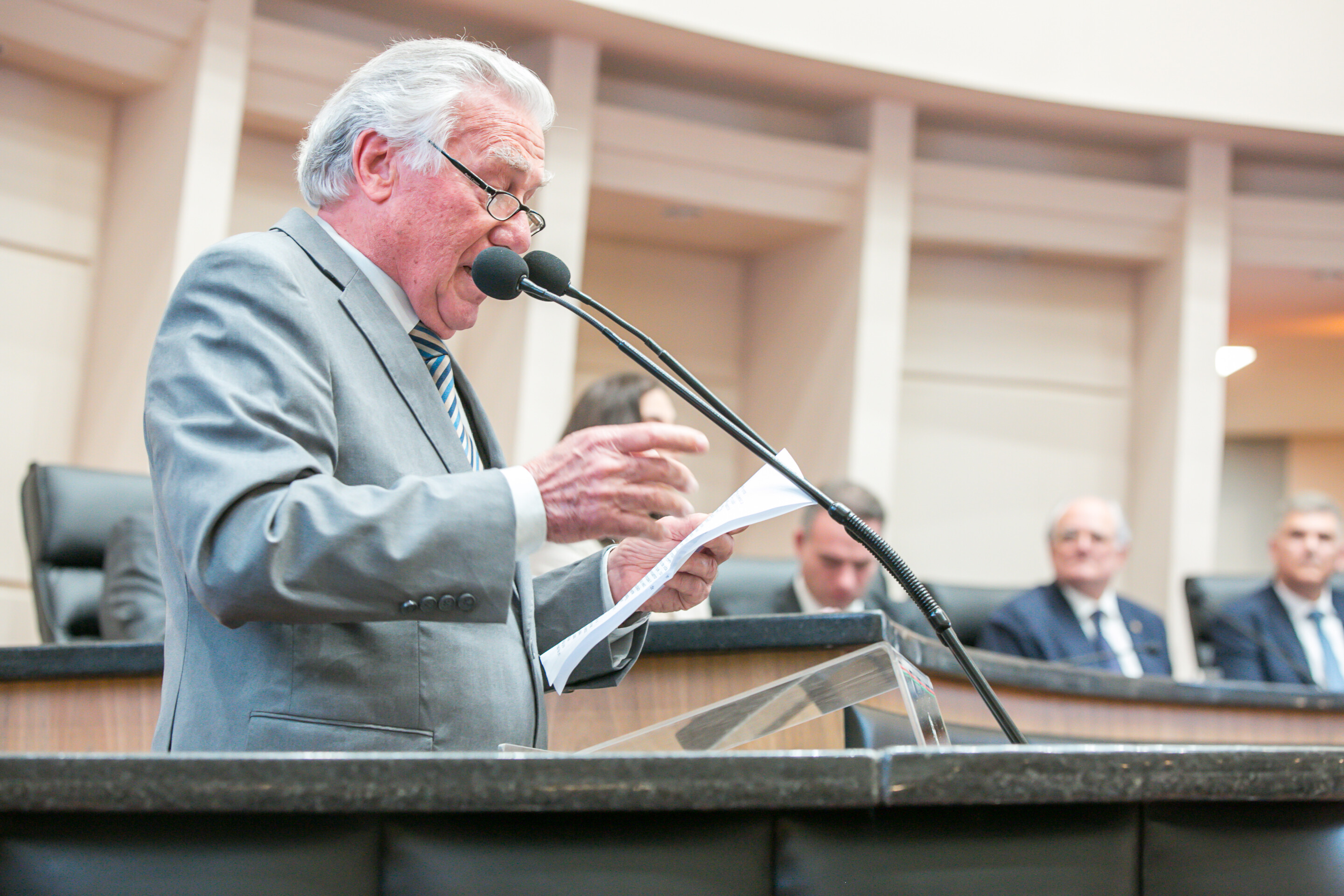 - Dr. Ernani Lange De São Thiago - Pesquisador do Instituto Federal de SC