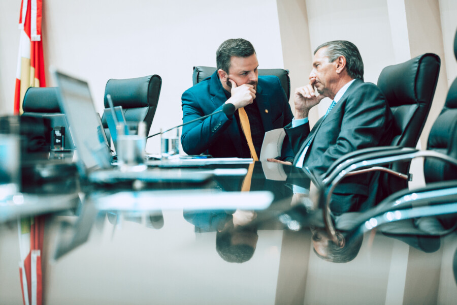 - Deputado Lucas Neves (PODEMOS)- Deputado Julio Garcia (PSD)