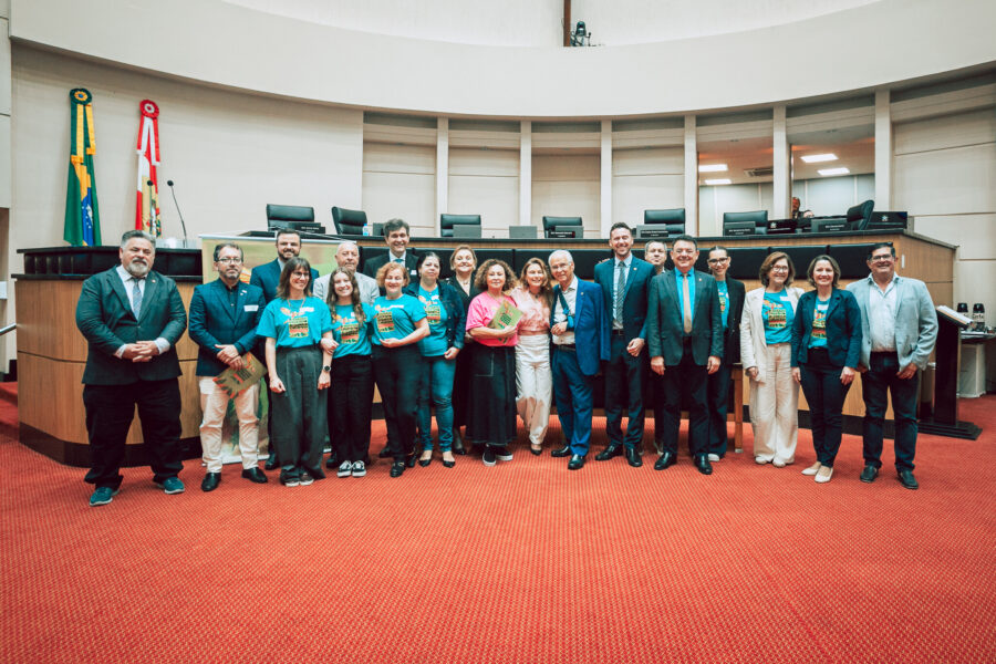O lançamento aconteceu no Plenário da Assembleia Legislativa.