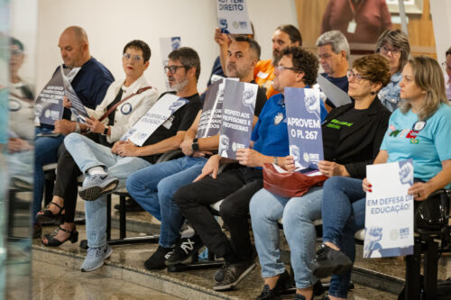Finanças aprova acordo que garante direito a ACTS se licenciarem para cuidar de filhos