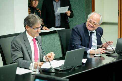- Deputado Neodi Saretta (PT) 	 - Deputado Dr. Vicente Caropreso (PSDB)