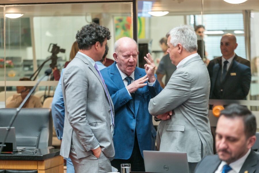 - Deputado Marquito (PSOL)
 - Deputado Marcos Vieira (PSDB)
 - Deputado Fabiano da Luz (PT)