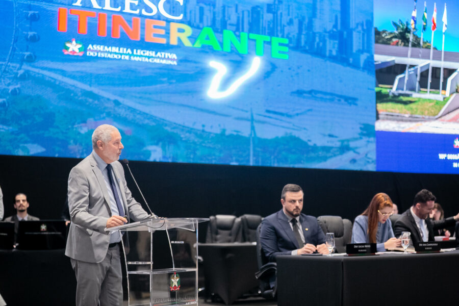 Diretor de assuntos institucionais da Univali, Luís Carlos Martins