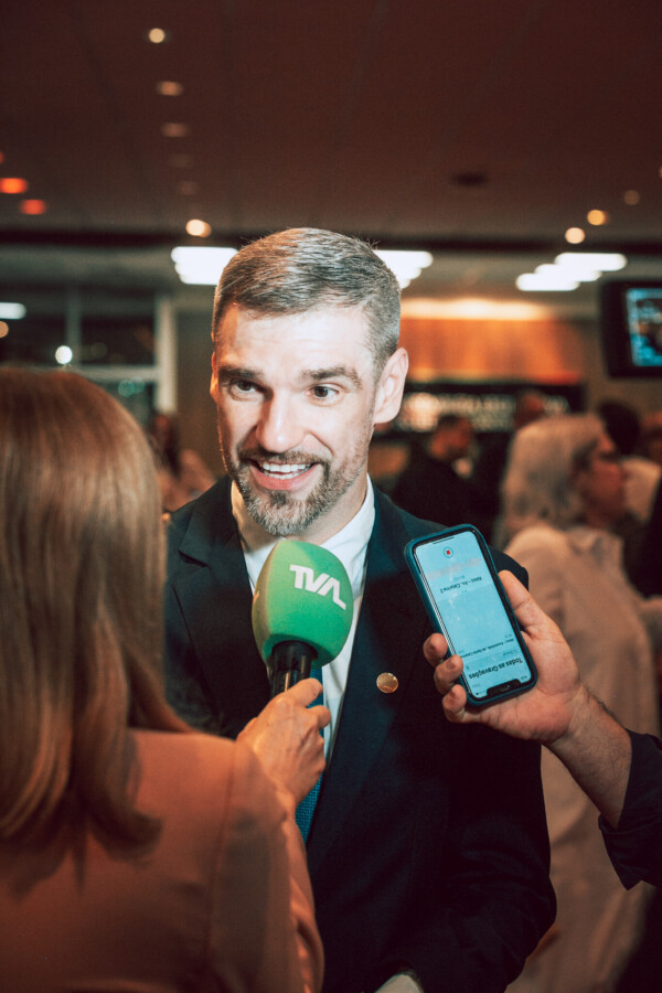 - Denys Afonso da Silva - do Grupo CEO CHRISTAL Holding e CFO da Empresa Rudolph
