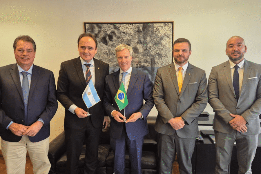 Deputado Rodrigo Minotto participa de missão internacional em Buenos Aires.