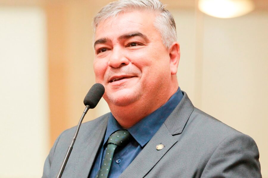 Sargento Lima propõe que deputados possam vestir traje alemão no plenário
