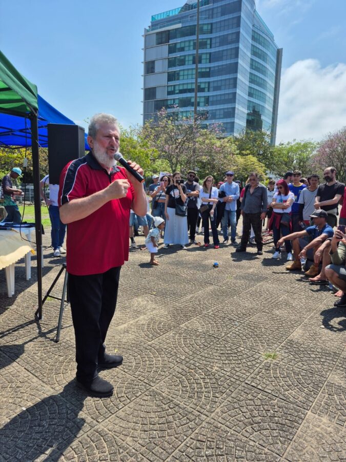 Deputado Padre Pedro criticou o decreto municipal que proíbe a distribuição de comida e criminaliza a solidariedade FOTO: Murilo Silva