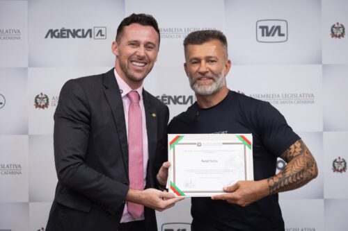 Mestre Rangel Freitas é homenageado na Alesc, a pedido de Fernando Krelling