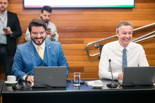 - Deputado Alex Brasil (PL)
 - Deputado Napoleão Bernardes (PSD)