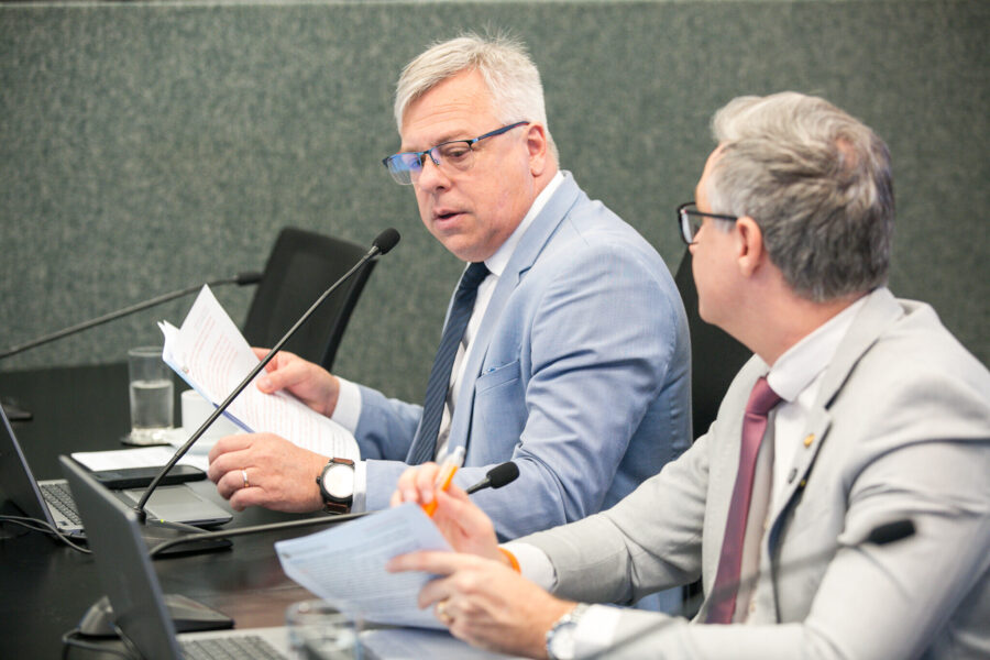 - Deputado Fabiano da Luz (PT) 	
- Deputado Matheus Cadorin (NOVO)