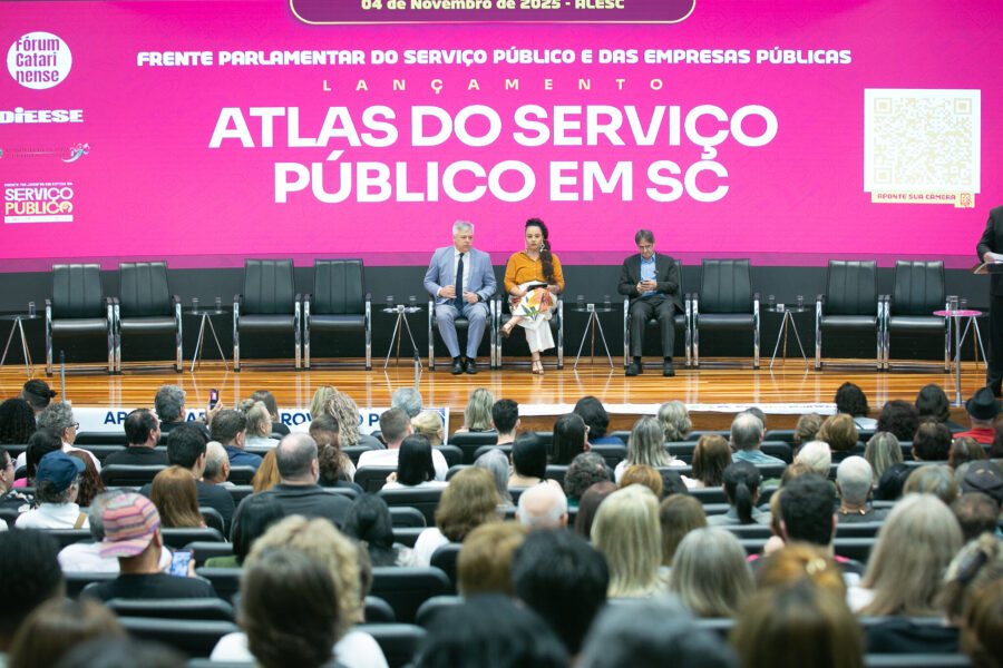O evento aconteceu no Auditório Deputada Antonieta de Barros, na Alesc.