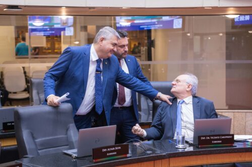 - Deputado Dr. Vicente Caropreso (PSDB)