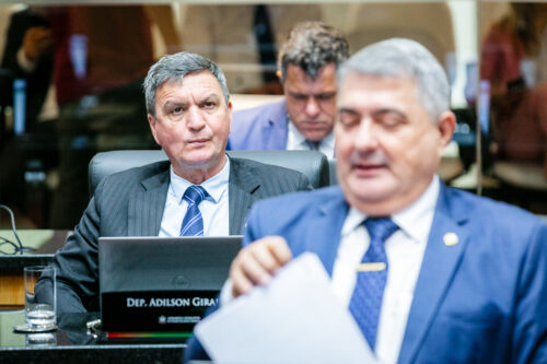 - Deputado Adilson Girard (MDB)