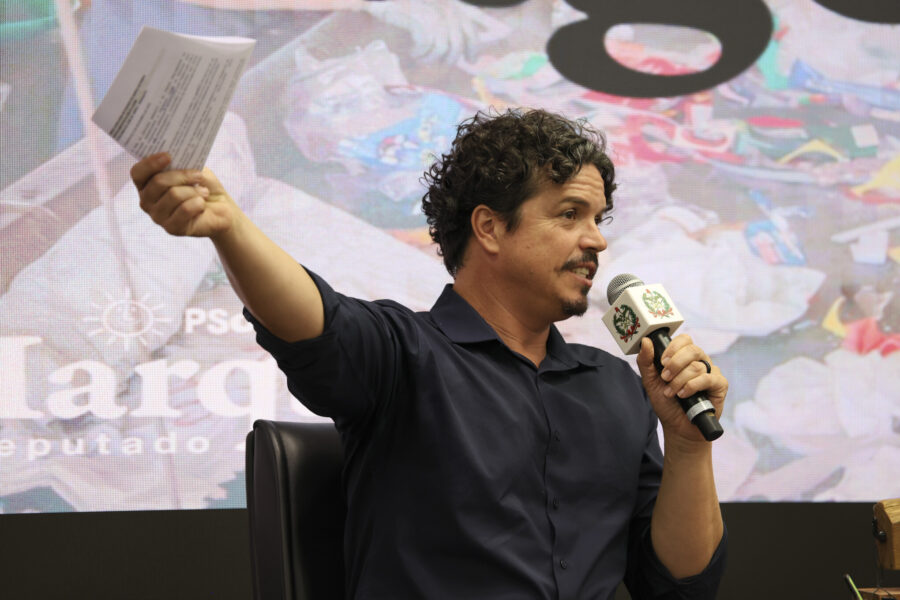 Deputado Marquito.