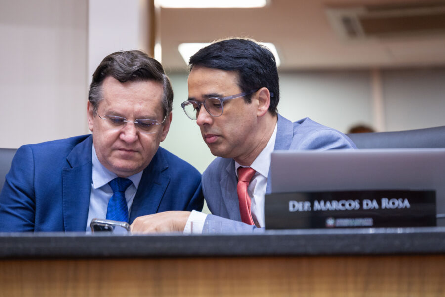 - Deputado Jair Miotto (União) 	- Deputado Marcos da Rosa (União)