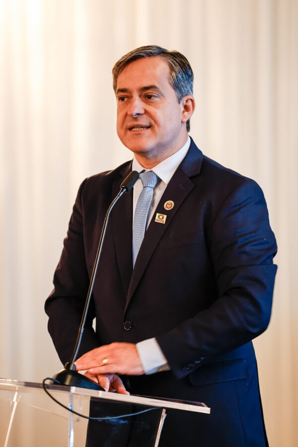 - Vagner Espíndola -  Prefeito de Criciúma