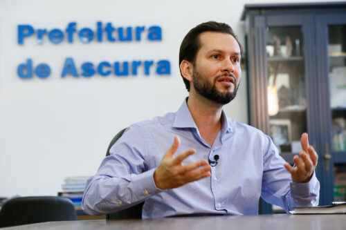 Programas para jovens que formam lideranças para as comunidades