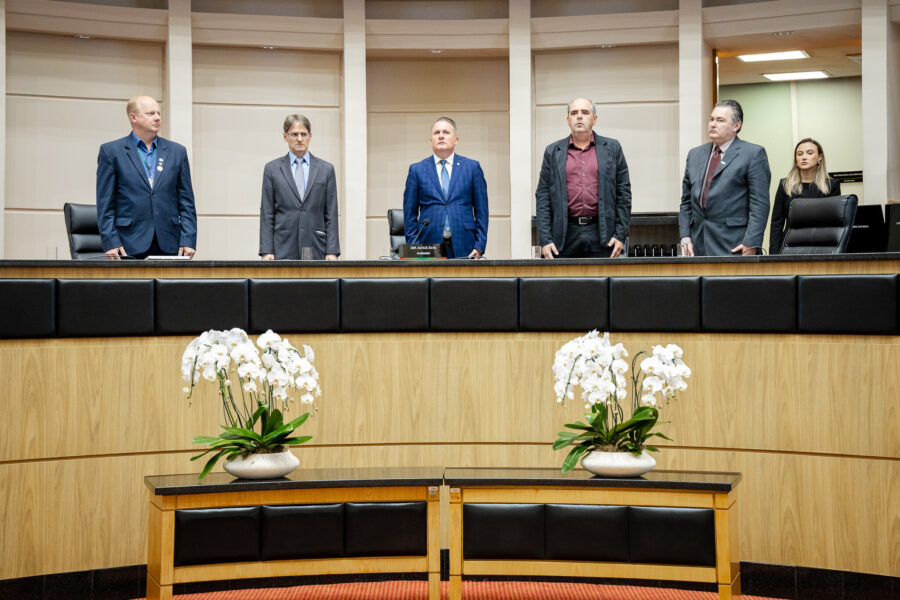 Mesa de autoridades.