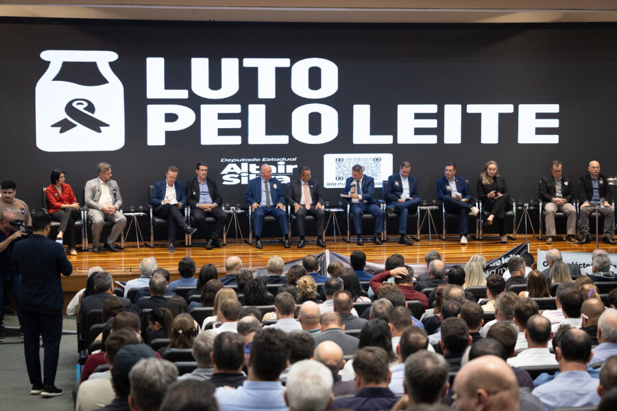 O debate aconteceu no Auditório Deputada Antonieta de Barros.