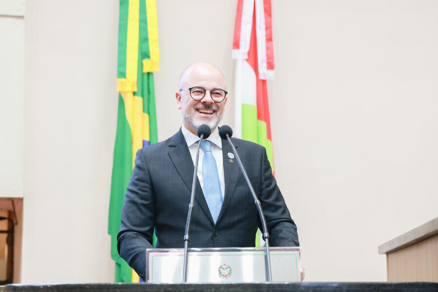 Michelson dos Santos Borges, pasto, jornalista, escritor e editor da Casa Publicadora Brasileira.