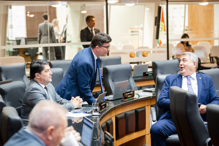 - Deputado Emerson Stein (MDB)
- Deputado Junior Cardoso (PRD)- Deputado Antídio Lunelli (MDB)