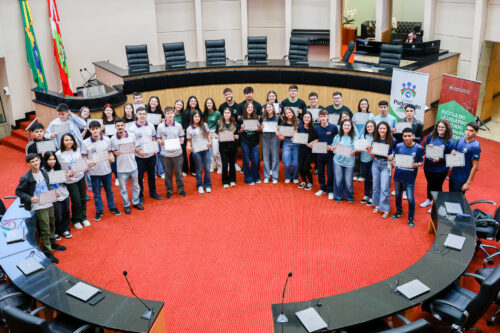 Parlamento Jovem empossa seus deputados e elege mesa diretora da 34ª edição