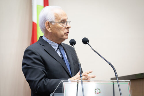 - Moacir Pereira - Jornalista