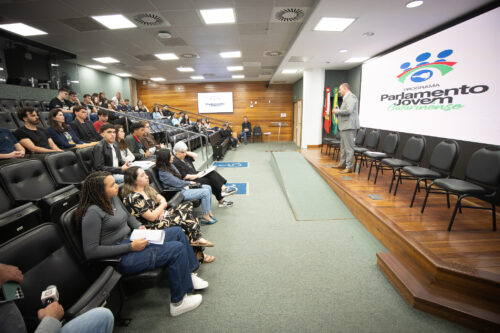Parlamento Jovem chega nesta quinta-feira à etapa de deliberações em plenário