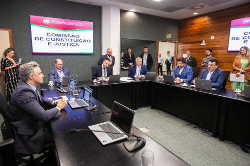 CCJ acata projeto que autoriza Estado a contratar leitos de UTI na rede privada para uso emergencial