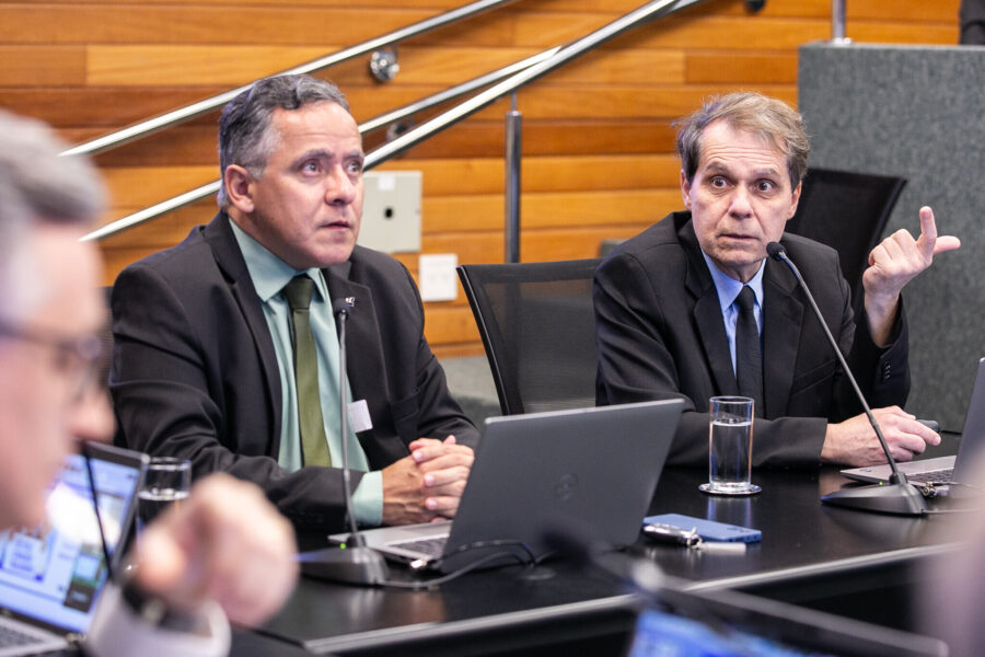 - Dr. Eduardo  Antônio costa - Auditor -fiscal e Delegado da Receita Federal -Dr. Sidnei Alves Ramos Auditor -fiscal