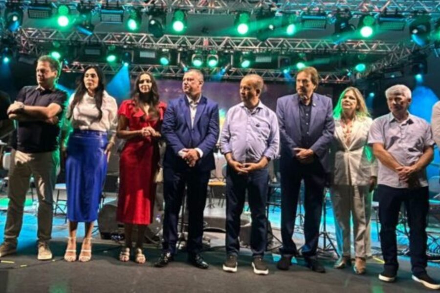 Minotto acompanha abertura do Natal das Avenidas e celebra assinatura de convênio para construção da Ponte de Ilhas, em Araranguá.