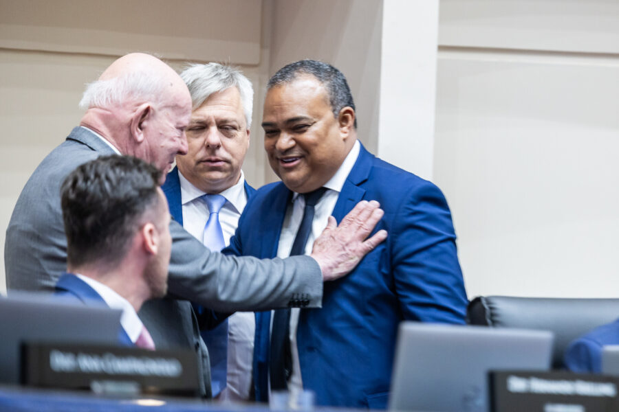- Deputado Fernando Krelling (MDB) 	 - Deputado Marcos Vieira (PSDB) - Deputado Fabiano da Luz (PT) -  Jean Negão - Vereador de Palhoça