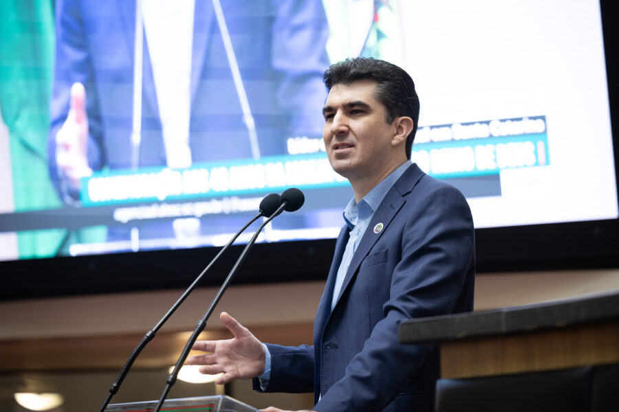 Pastor Rodrigo Botelho – Líder da Igreja Universal do Reino de Deus em Santa Catarina.