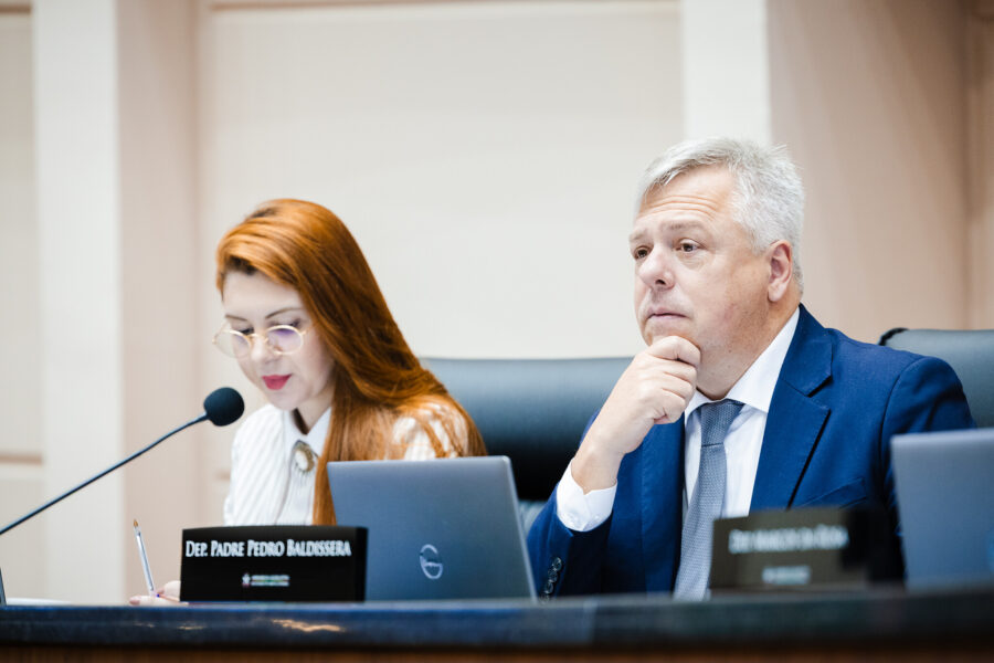 - Deputada Ana Campagnolo (PL)
 - Deputado Fabiano da Luz (PT)
