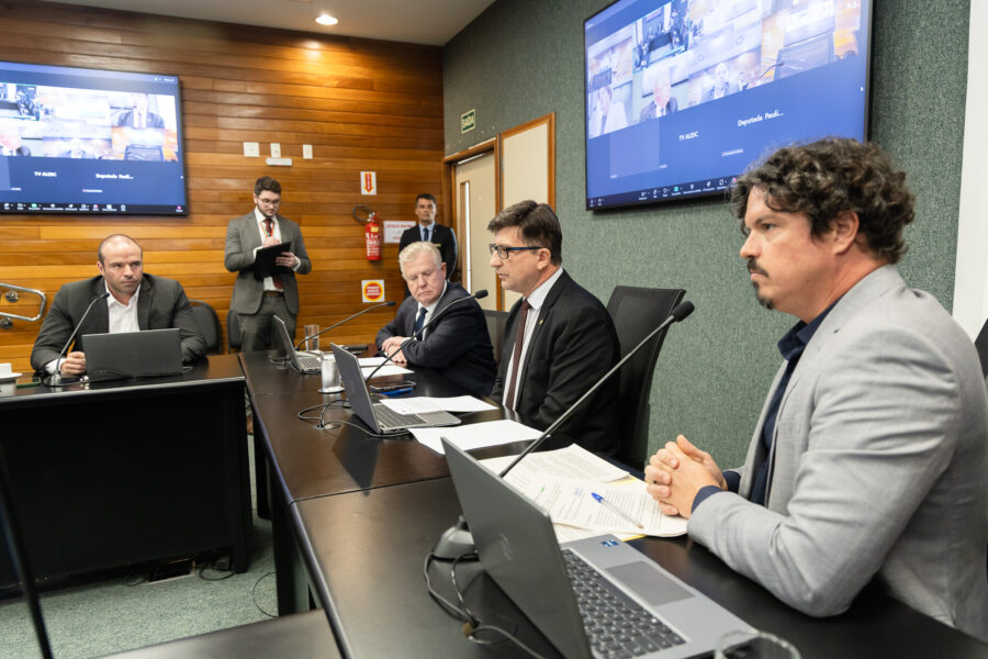 - Deputado Jessé Lopes (PL) 
 - Deputado Nilso Berlanda (PL)
- Deputado Junior Cardoso (PRD)
 - Deputado Marquito (PSOL)