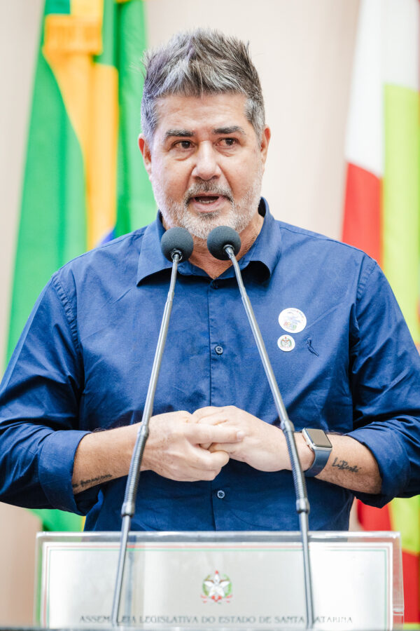 - Luciano Martins - Fundador e Presidente do Instituto Luciano Martins