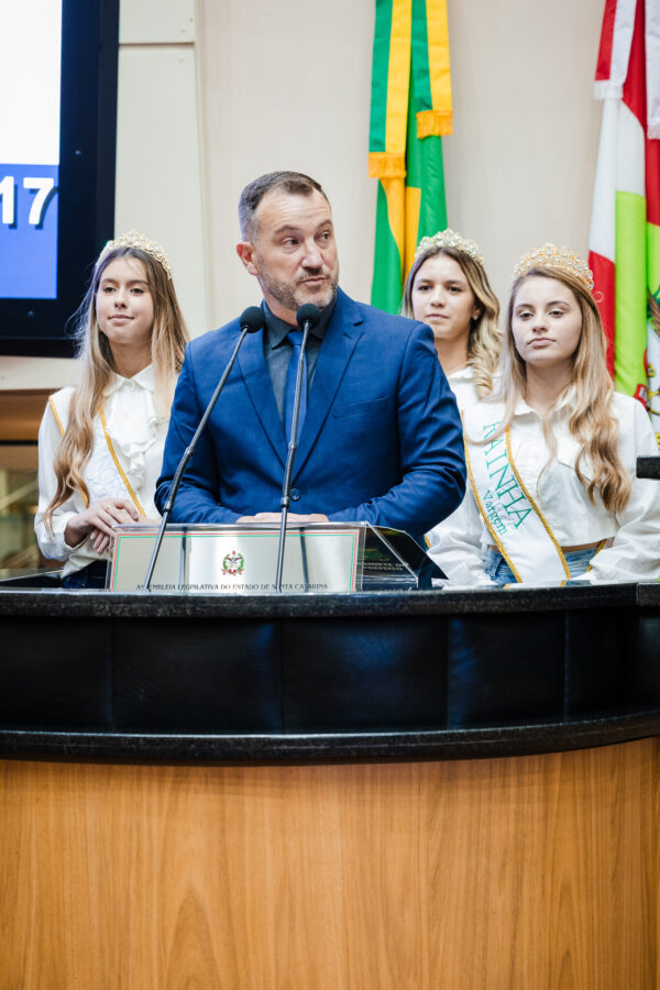 - Nelson Gasperin Junior - -Prefeito de Vargem Santa Catarina.