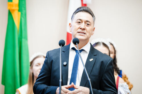 - VANDERLEI WEBER - Prefeito de Piratuba