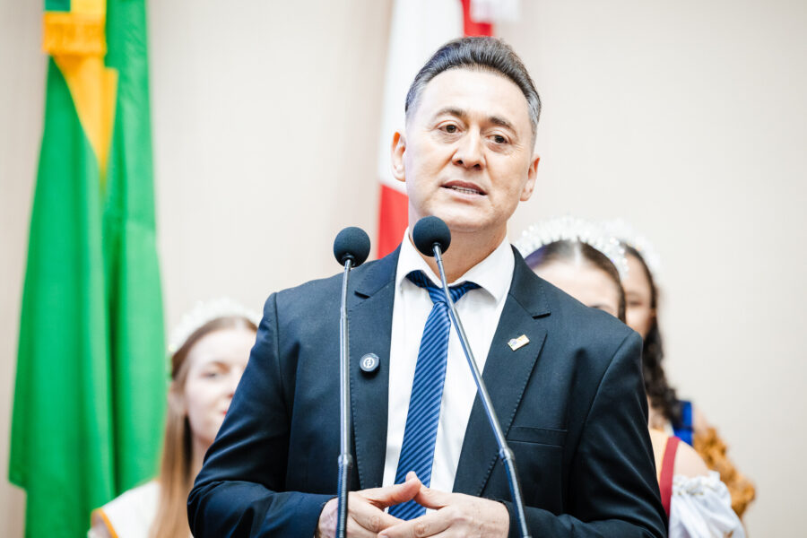 - VANDERLEI WEBER - Prefeito de Piratuba